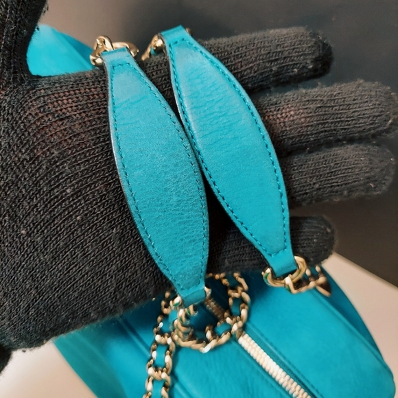 ✨️💎Authentic Gucci soho nubuck shoulderbag teal color - Picture 11 of 16